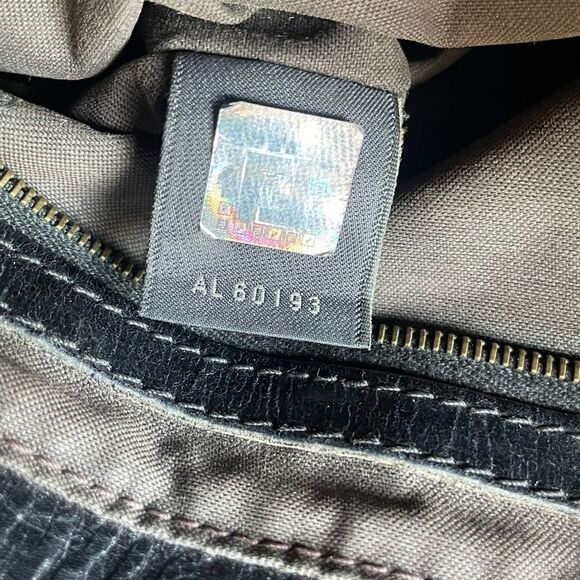 Fendi Black Leather Shoulder Bag Timeless Design - Picture 13 of 16